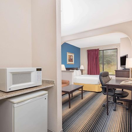 Baymont By Wyndham Laurel Hotel Eksteriør billede
