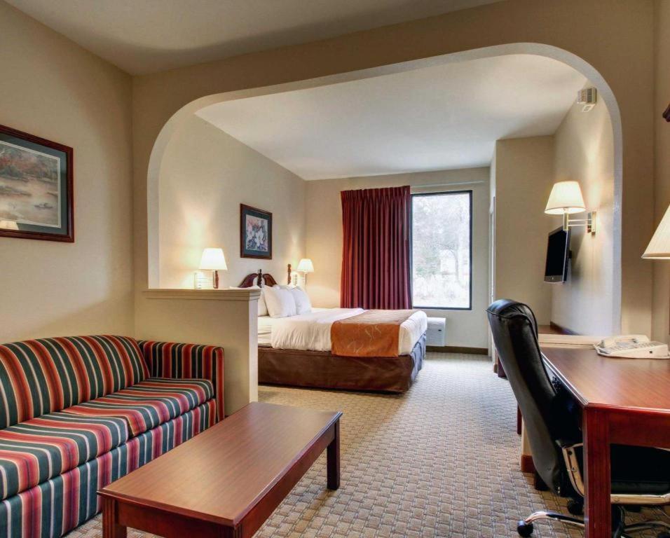 Baymont By Wyndham Laurel Hotel Eksteriør billede