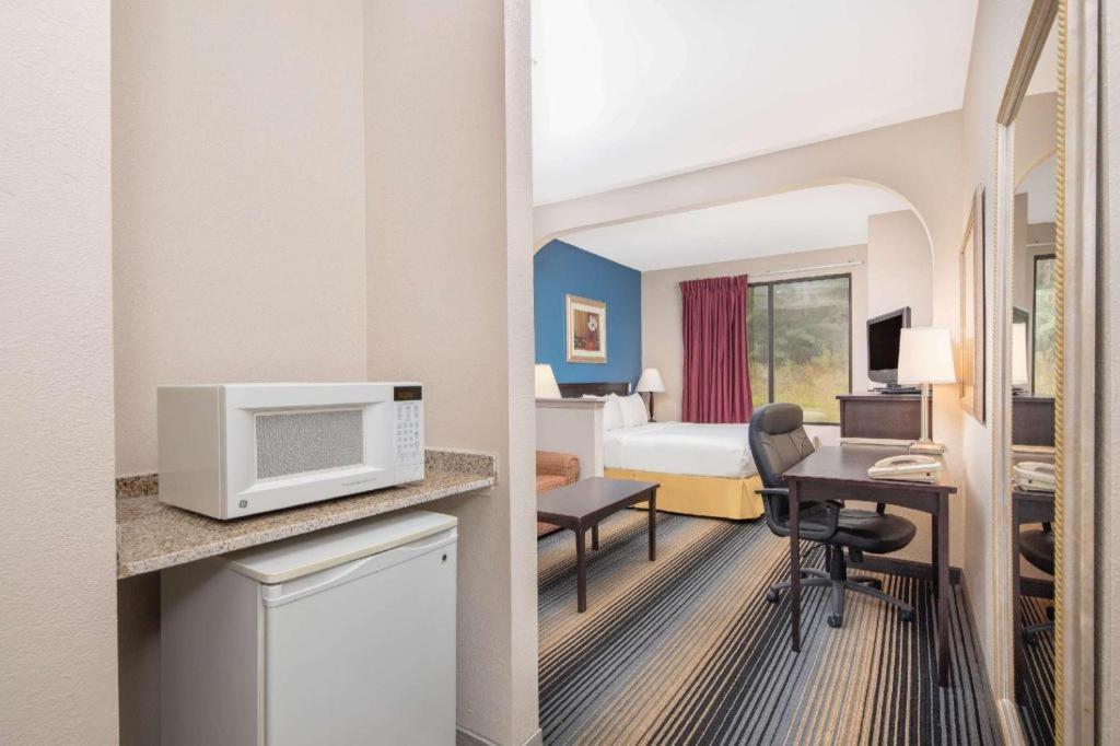 Baymont By Wyndham Laurel Hotel Eksteriør billede